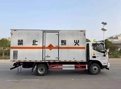 新邱爆破器材运输车