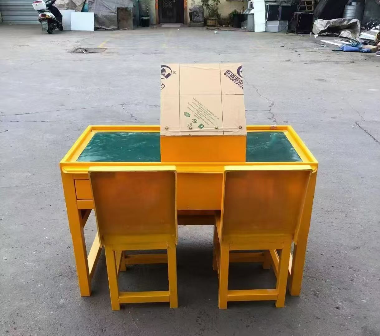 新邱防静电导通桌井下煤矿火工品发放桌：危险品流转的安全守护者